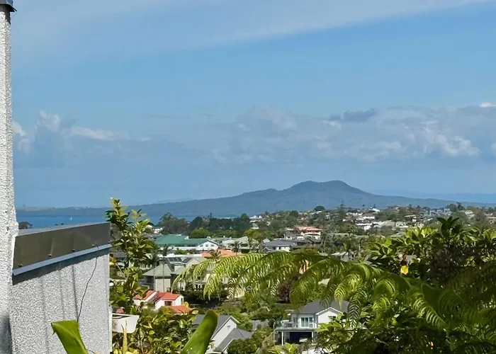 Sandy Toes & Netflix Nights, Relaxing Auckland Retreat