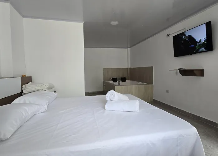 Hotel Valle Del Cafe - Habitacion Con Jacuzzi 4