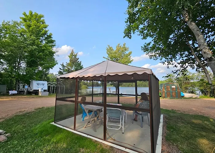 Tiny House Cabin-Presque Isle Campground #30
