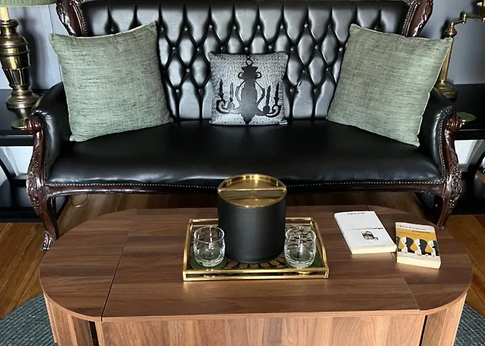 Somerset House Inn