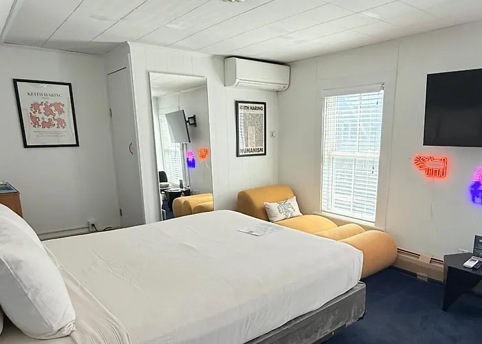 Somerset House Inn
