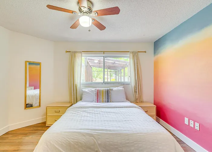 Private Pool & Lanai: Spring Hill Oasis