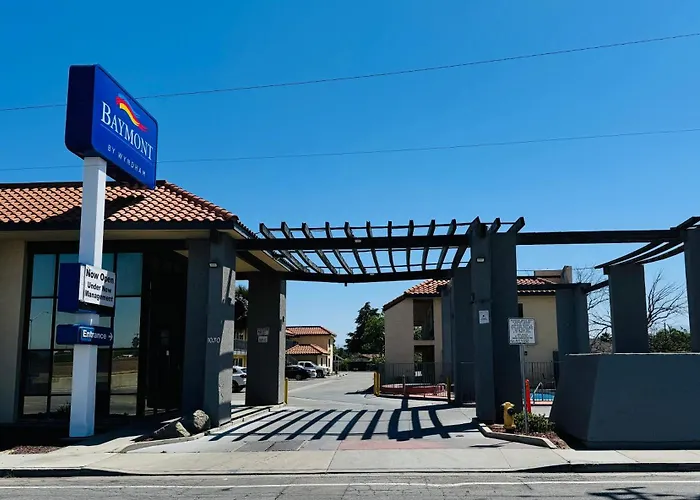 Baymont By Wyndham Bakersfield