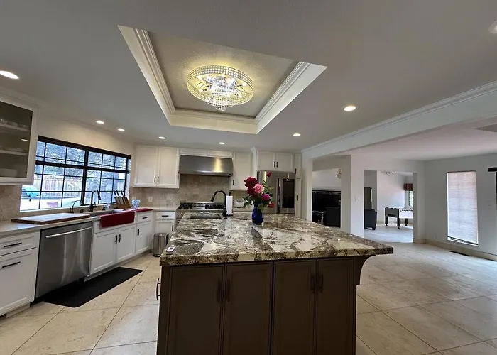 4300 Sq Ft Bay Escape, Near Beach, Golf And Trails
