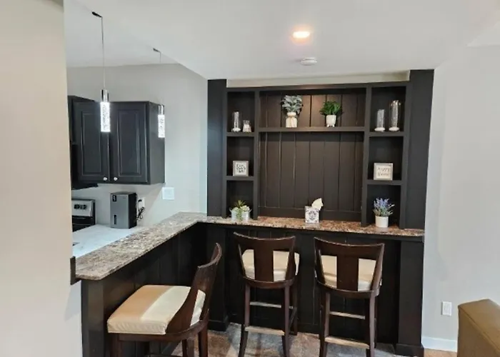 Modern 2Br In Great Location