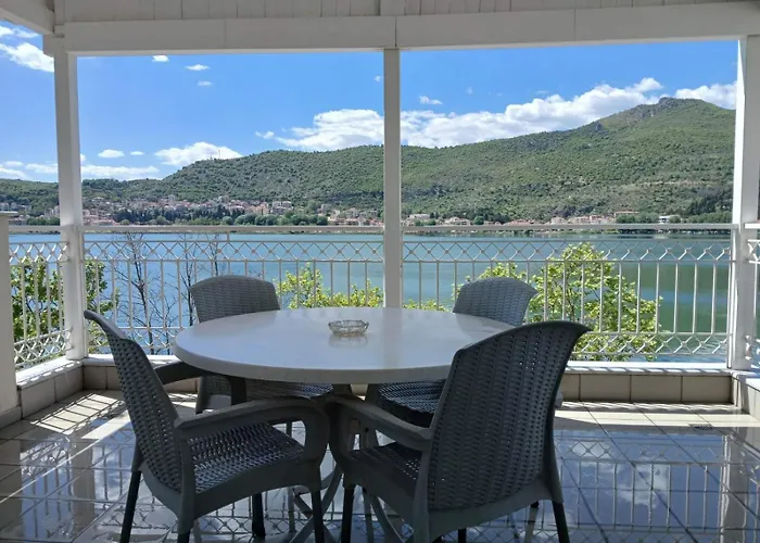 Paraliako Κaterina Lakefront - Biker Friendly Hotel