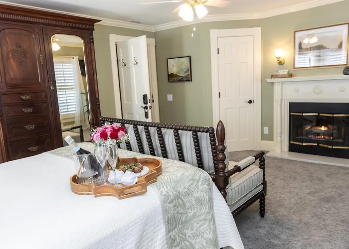 White Doe Inn Bed & Breakfast