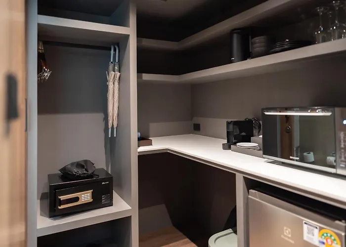Timber Society Boutique Hideaway