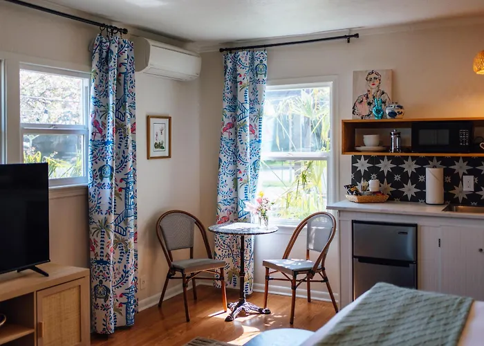 Swank Boutique Suites