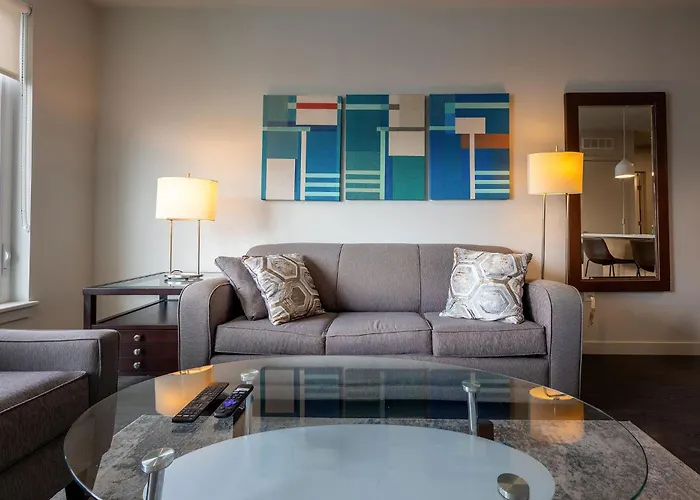 Luxury Apt Downtown