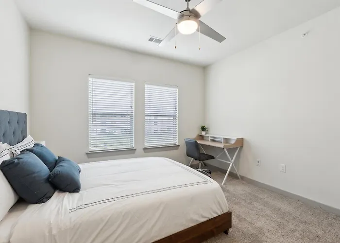 Chisholm Trace 933 I Spacious 1Bed 1 Bath