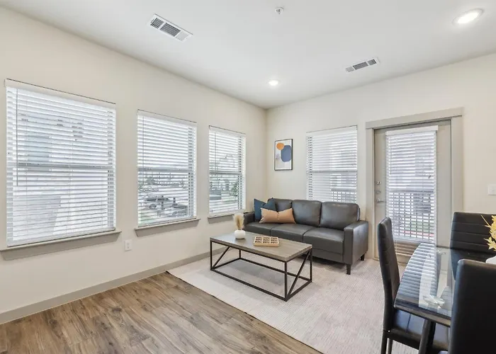 Chisholm Trace 827 I Comfy 2 Bed 2 Bath