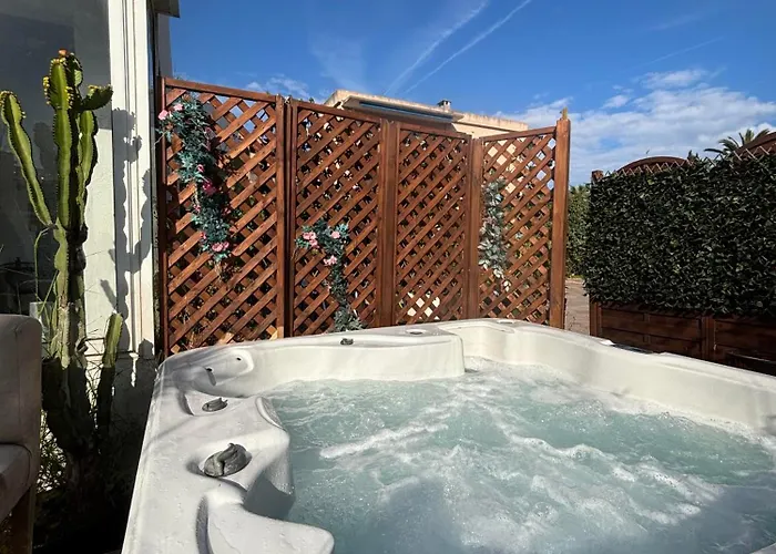 Hotel Sable Et Soleil - Port, Plage&Jacuzzi privé