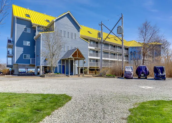 Cozy Middle Bass Island Getaway On Lake Eerie!