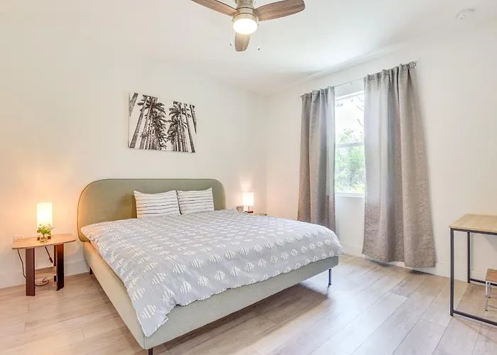 Family-Friendly Home: 8 Mi To Warm Mineral Springs