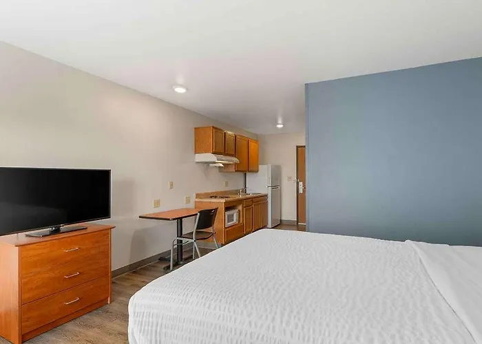 Extended Stay America Select Suites - Cleveland - Airport