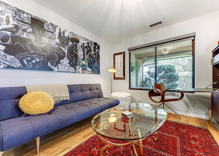 Private Pool & Large Deck: Modern Cotati Villa!
