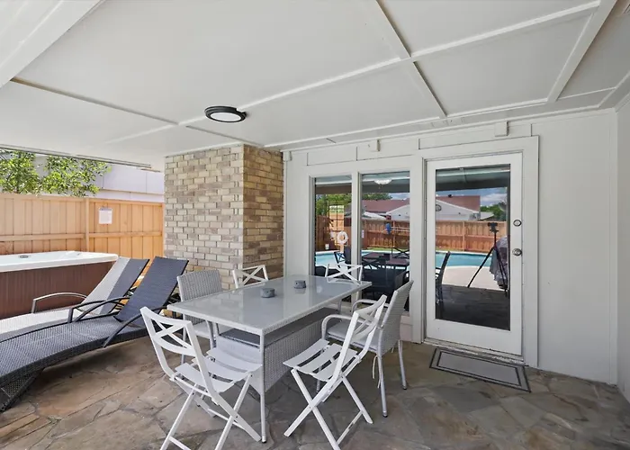 Modern & Chic 4Bd,2Ba - Pool, Hot Tub, Bbq Grill