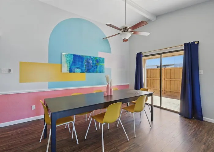Modern & Chic 4Bd,2Ba - Pool, Hot Tub, Bbq Grill