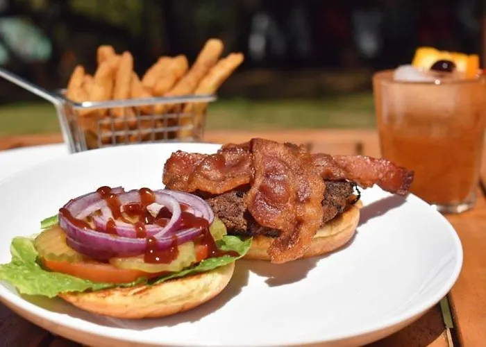 Maven'S Inn & Grill