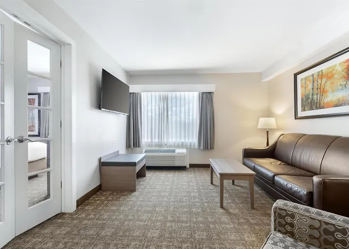 Best Western Plus Windjammer Inn&Conference Center