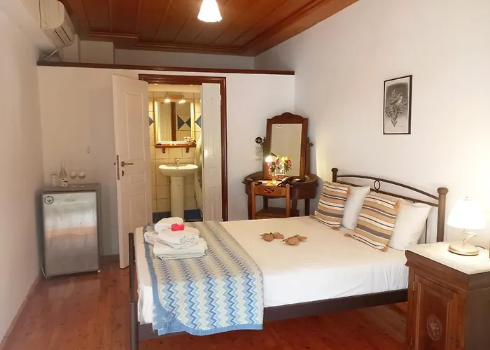 Hotel Paraliako Kyparissi