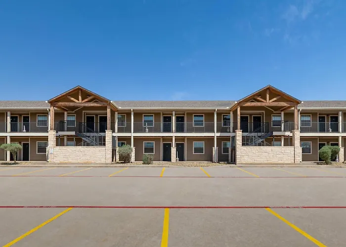 Eagle'S Den Suites Big Spring A Travelodge By Wyndham