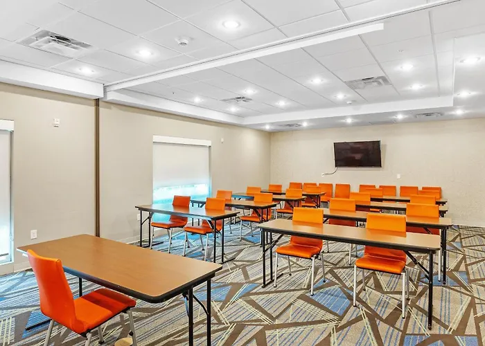 Holiday Inn Express & Suites Mobile - University Area By Ihg