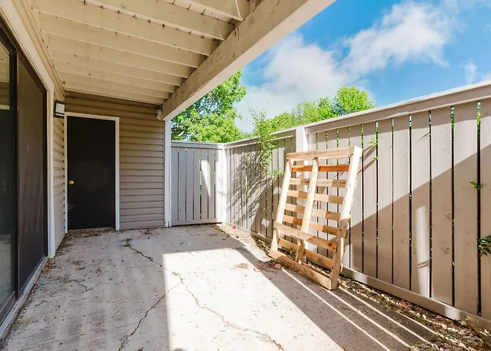 Rosehill Pointe 185 I Spacious 1 Bed 1 Bath