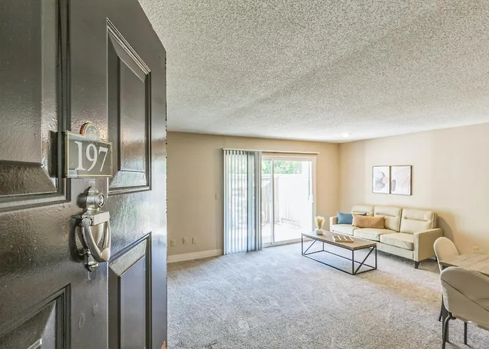 Rosehill Pointe 197 I Spacious 1 Bed 1 Bath