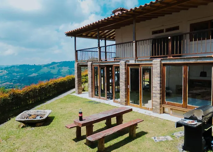 Oru Forest Retreat & Eco Lodge, Just 15 Minutes From The Airport