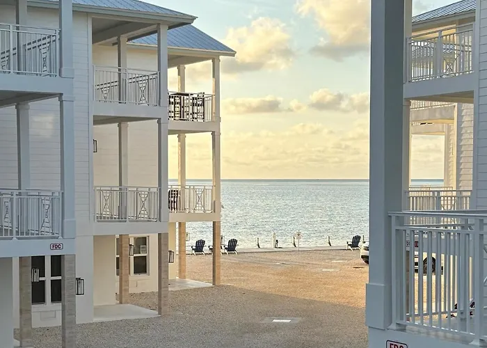 Hooked On Islamorada Oceanfront Townhome, Private Dock, Pool