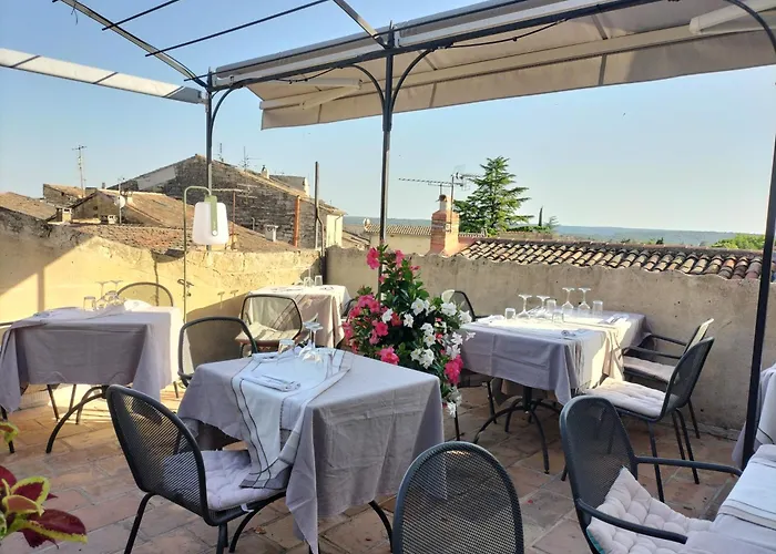 Hostellerie Et La Parenthese Uzes