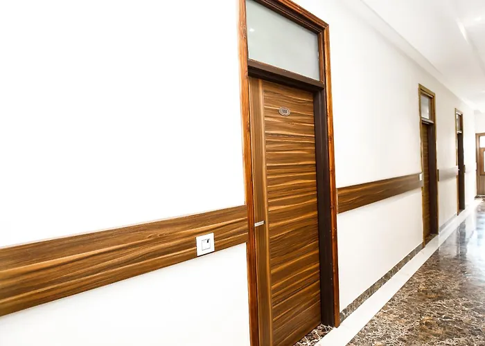 Hotel Woodcrest By Sidham Group !! Comfortable And Peaceful Stay !! Top Rated !! Preferred Hotel Chain