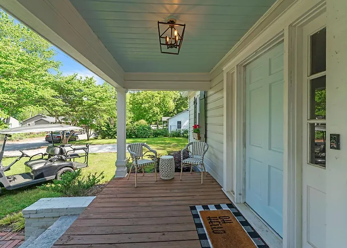 Bungalow Off Floyd St In The Heart Of Covington Bungalow