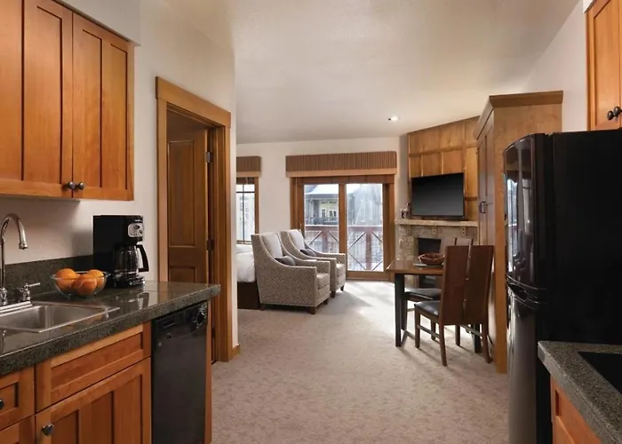 Studio At Hyatt Main Street Station Full Resort Access! Enjoy Outdoor Pool, Hot Tubs, Fitness Center Ski Valet & More