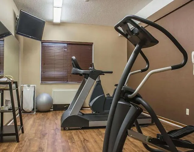 Port Hope Inn & Suites