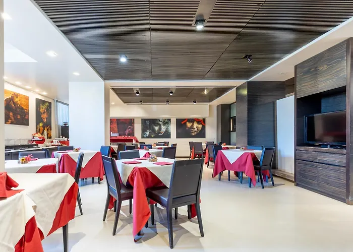Wall Art Hotel & Residence