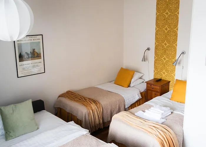Hotel Homeland
