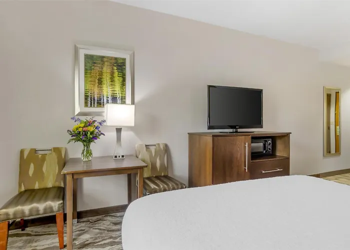 Best Western Plus River Escape Sylva / Dillsboro