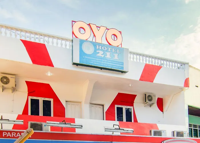 Oyo 2045 Hotel 211