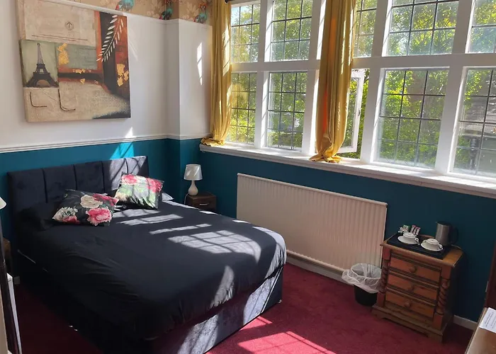 Barons Court Hotel