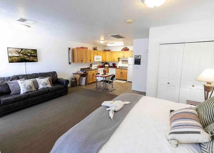 Maple Canyon~Waffles~Kitchen~Wash+Dry