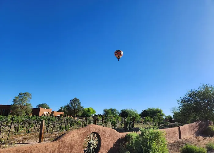 Red Mountain Manor Vineyard And Guesthouse