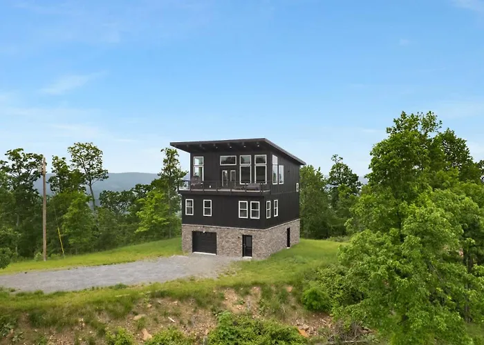 Modern Escape W Mountain Views Fire Pit & Swing
