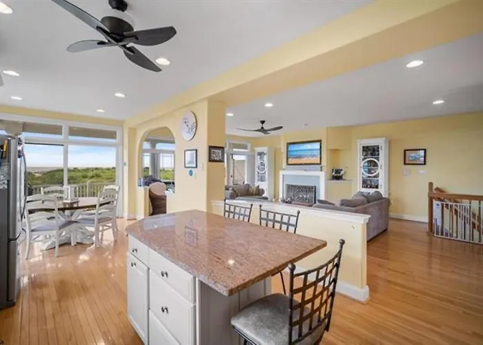 Direct Ocean Front Townhouse! An Oceanside Gem Perfect For Any Vacation!