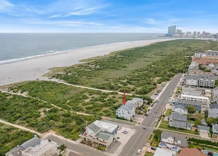 Direct Ocean Front Townhouse! An Oceanside Gem Perfect For Any Vacation!
