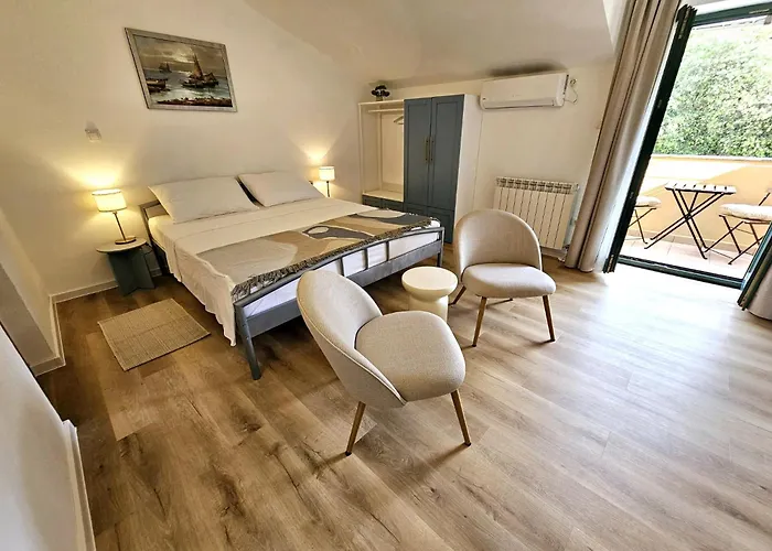 Ana Rooms