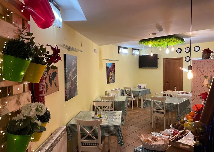 The Way Hostel Molinaseca -Grupo Rosa Azul