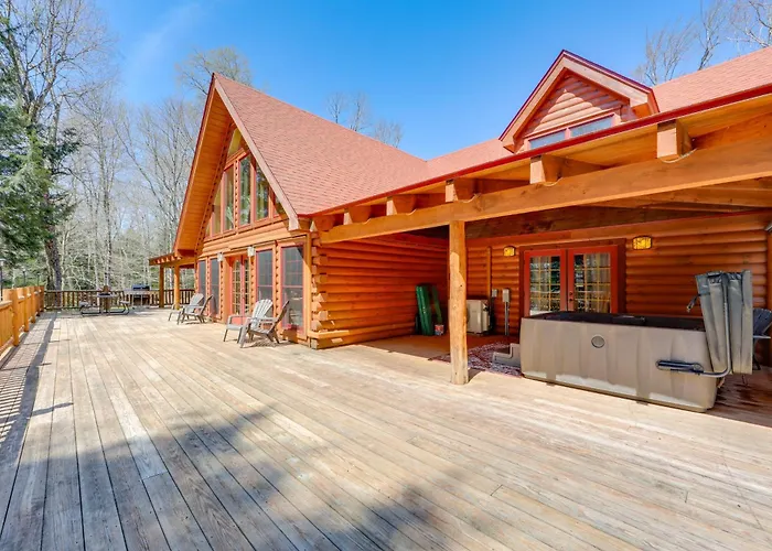 Hot Tub & Dock: Waterfront Cabin In Old Forge!